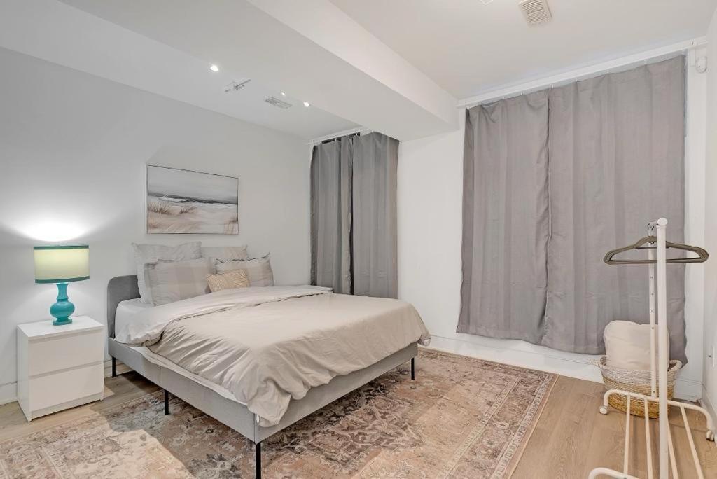Suite In The Heart Of Downtown Toronto Zewnętrze zdjęcie